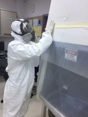 Descontaminación microbiológica en cabinas de bioseguridad